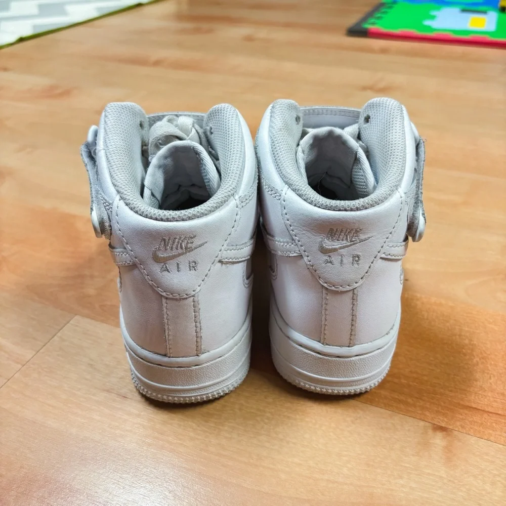 Nike White Air Force 1 Mid Hook & Loop Closure Lace Up Sneakers Kids 4.5